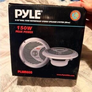 PLMR60S Silver 6-1/2" Waterproof Dual Cone Stereo Speaker - 150W Peak